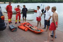 Übung mit schwimmfähiger Schleifkorbtrage 2008