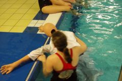 Rettungsschwimmausbildung im Karlsteiner Schwimmbad 2012